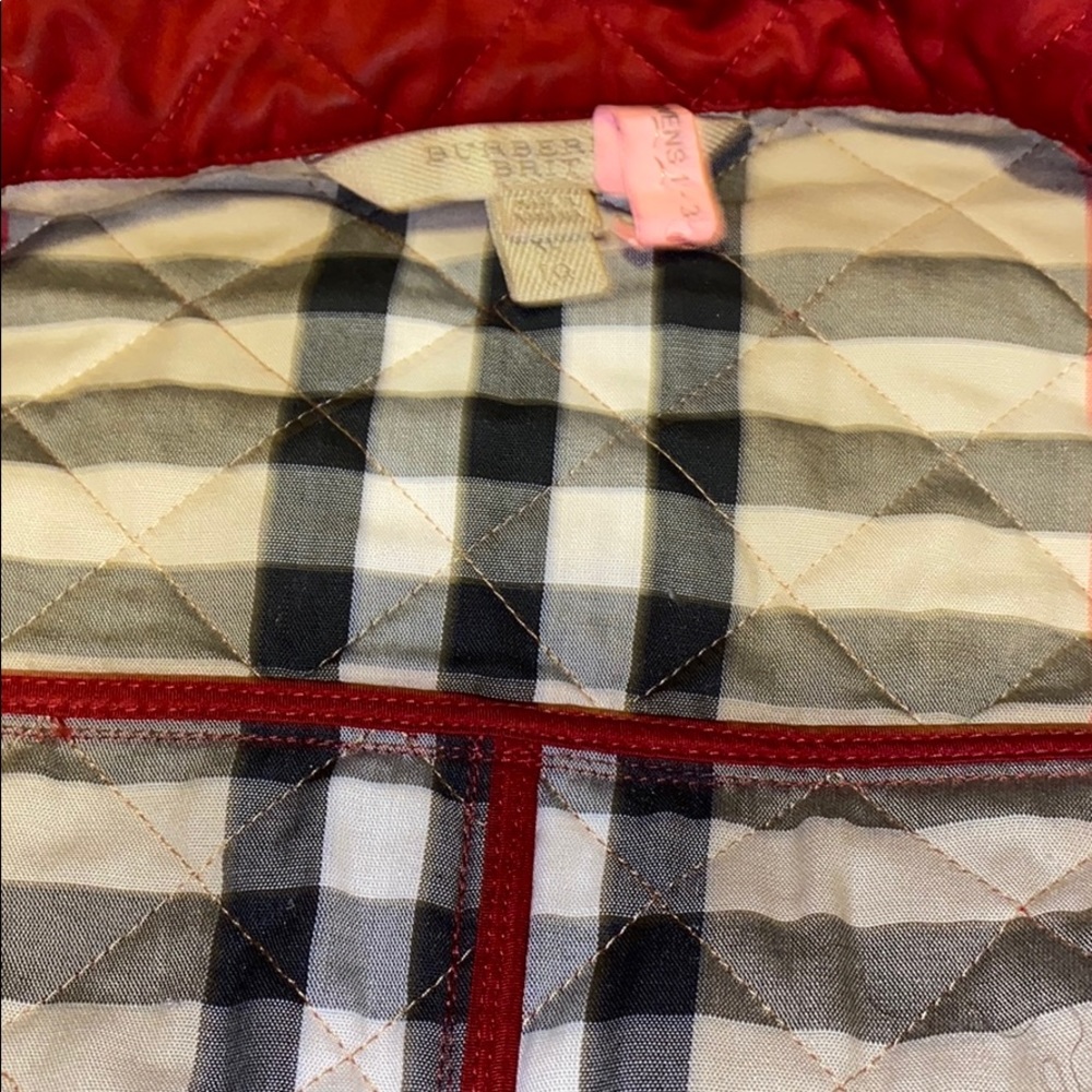 Women’s Burberry Quilted jacket - Picture 3 of 3